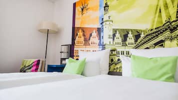 Standard-Zweibettzimmer, 2 Einzelbetten | Schreibtisch, schallisolierte Zimmer, Babybetten, Zustellbetten