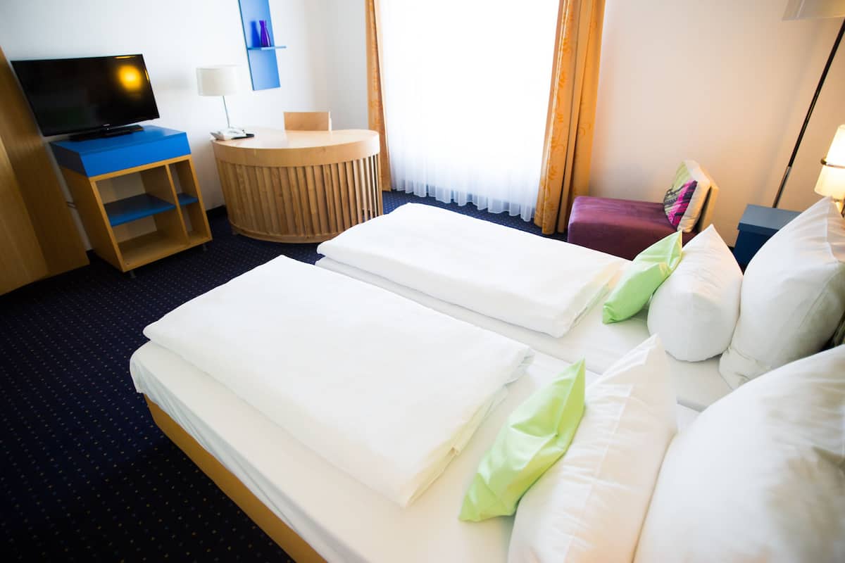 standard twin room, 2 single beds | desk, soundproofing, cots/infant beds, rollaway beds