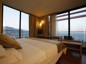 ミニバー、セーフティボックス (室内)、デスク、防音設備