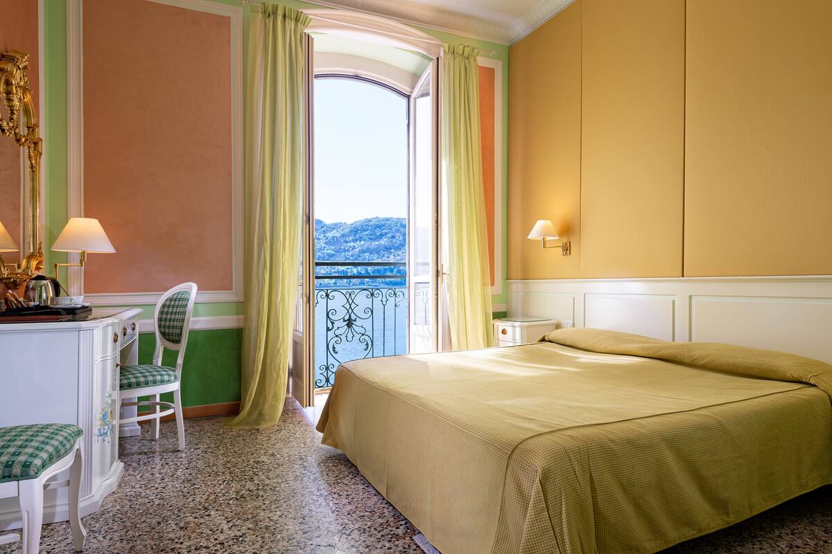 Double or Twin Room, Lake View | Minibar, desk, laptop workspace, soundproofing