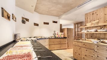 Colazione a buffet inclusa, servita tutte le mattine