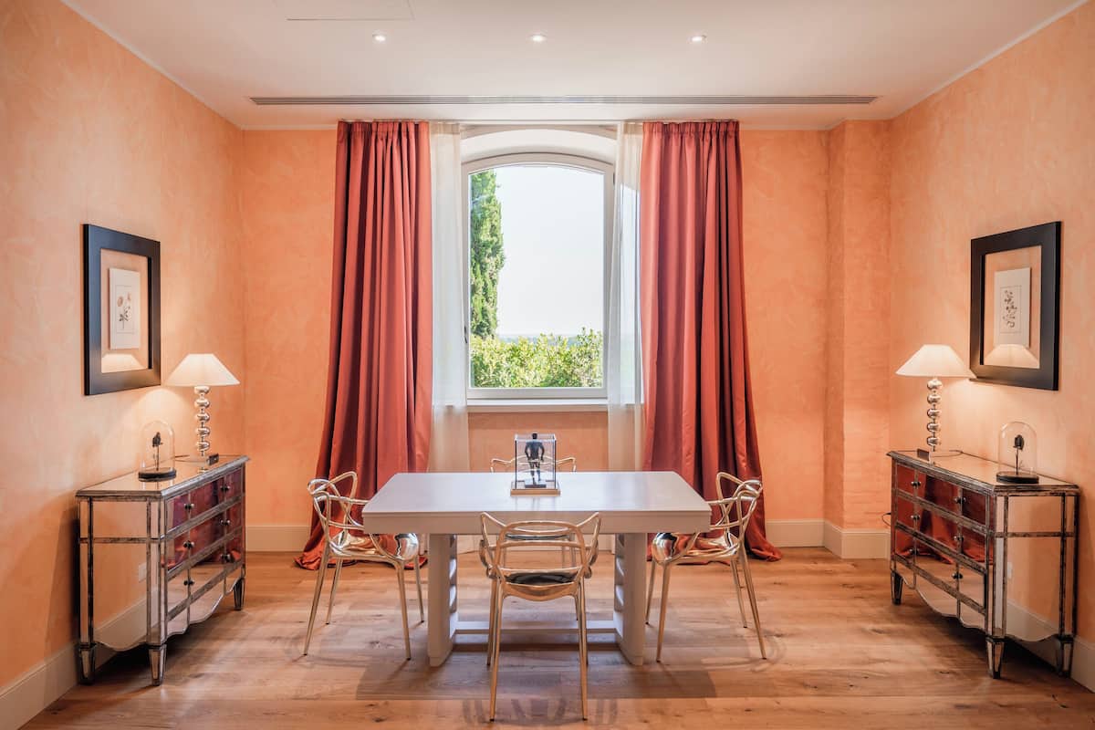 Suite (Tuscan private pool Suite) | 2 slaapkamers, een minibar, een kluis op de kamer, een bureau