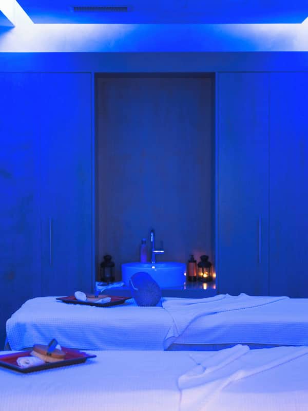 Bilik rawatan pasangan, sauna, tab panas, mandi tangas / hammam