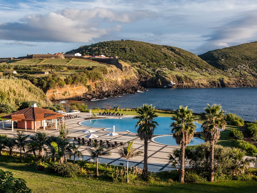 Indoor pool, seasonal outdoor pool, sun loungers