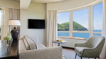 Junior Suite | Living room | Smart TV