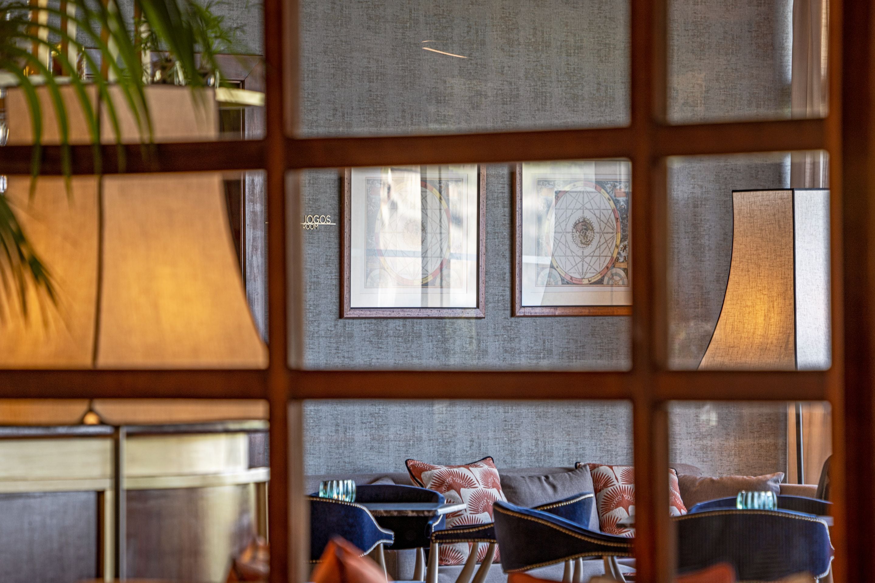 ocean views, serves breakfast and brunch