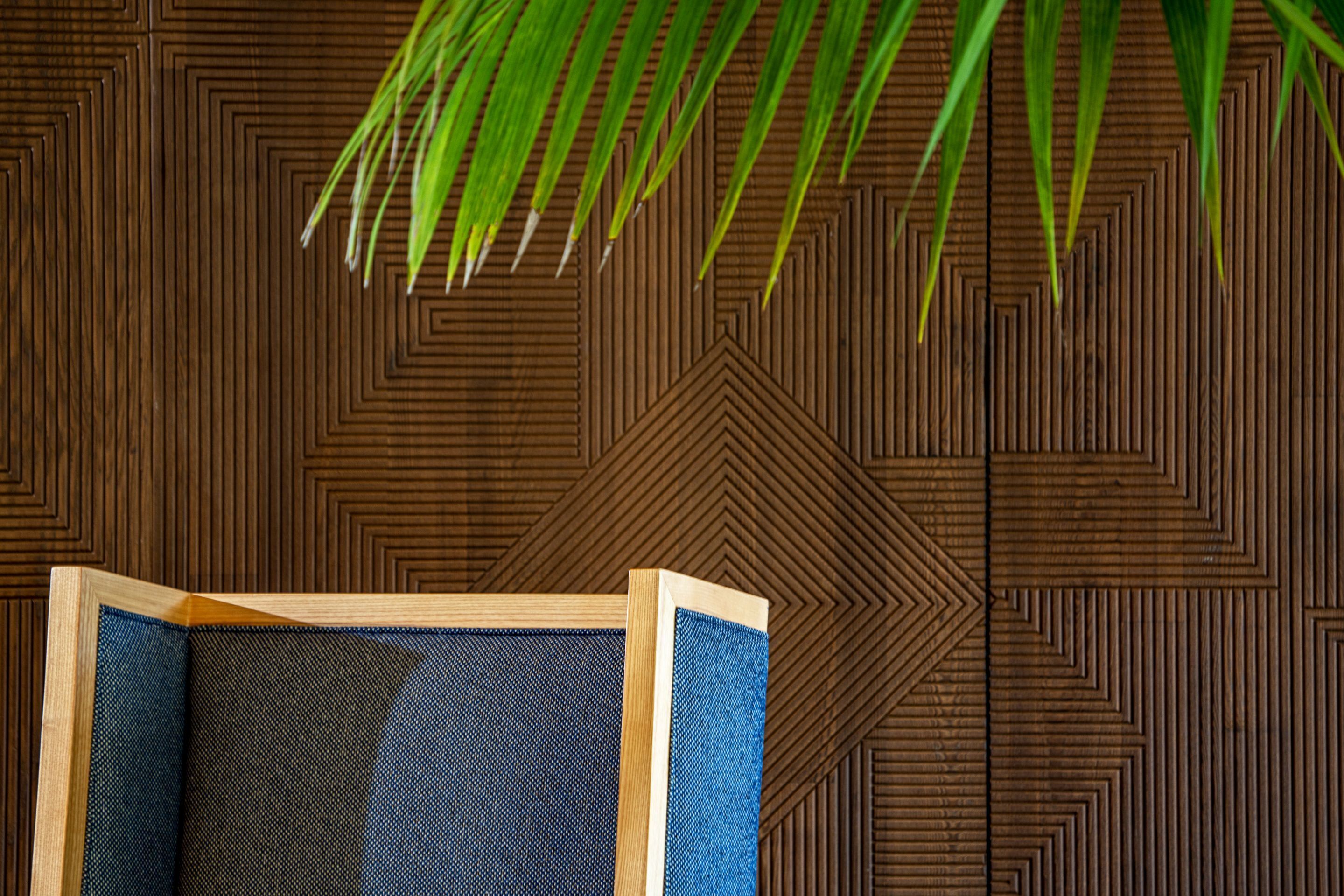 ocean views, serves breakfast and brunch