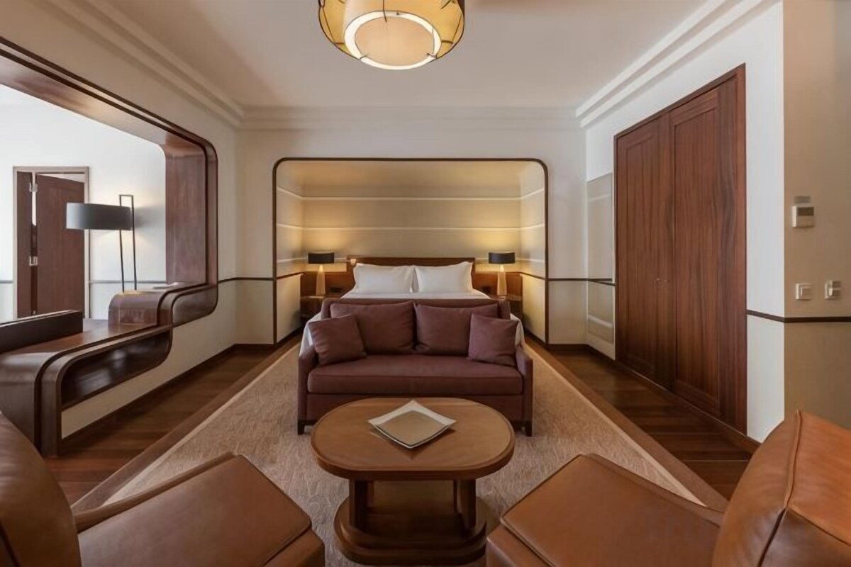 Premium bedding, minibar, in-room safe, desk