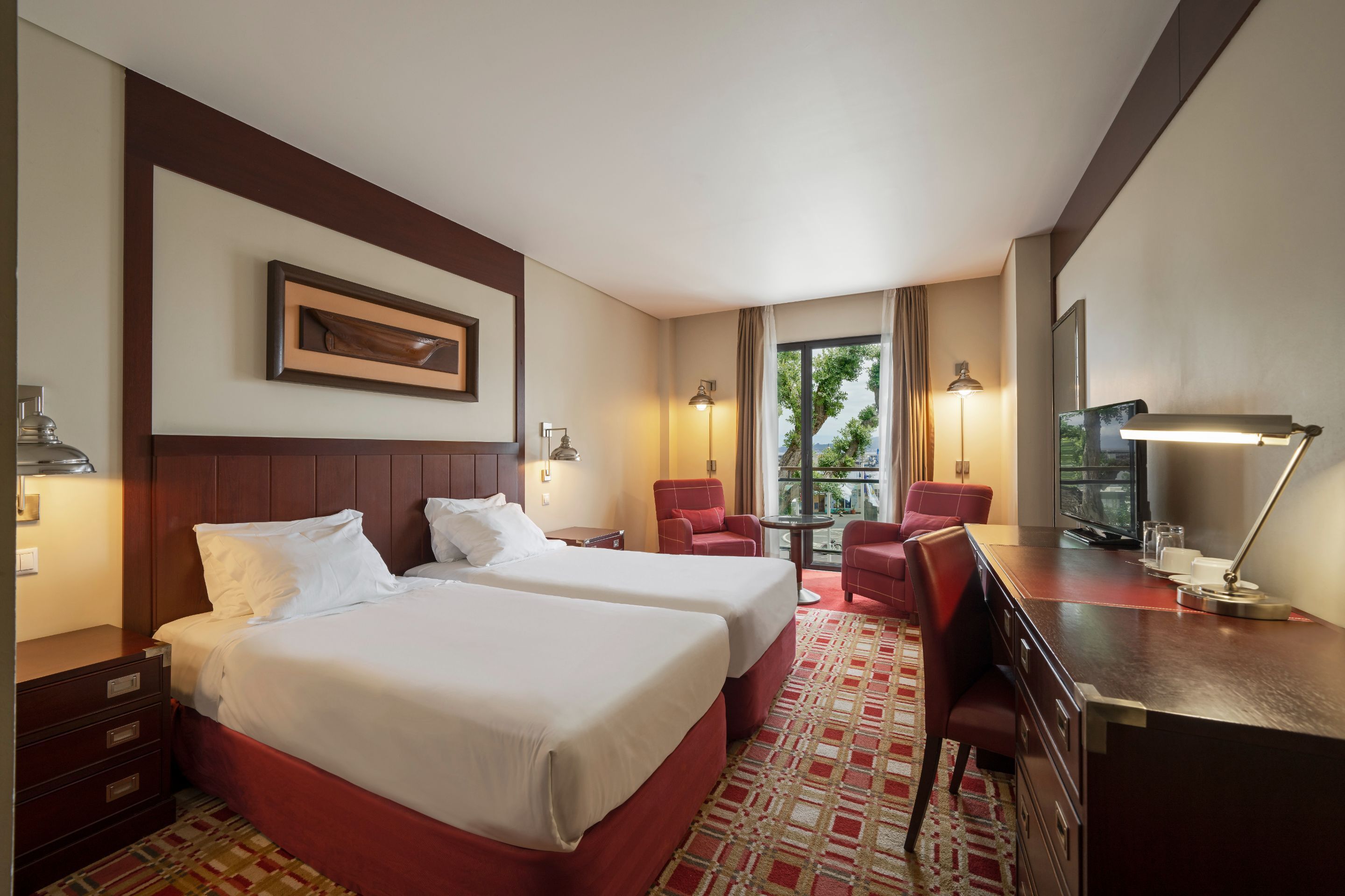 double or twin room (pico view) | 1 bedroom, minibar, in-room safe, desk