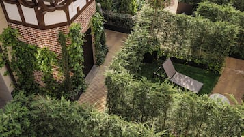 Premium Double Room, Garden View | Terrace/patio