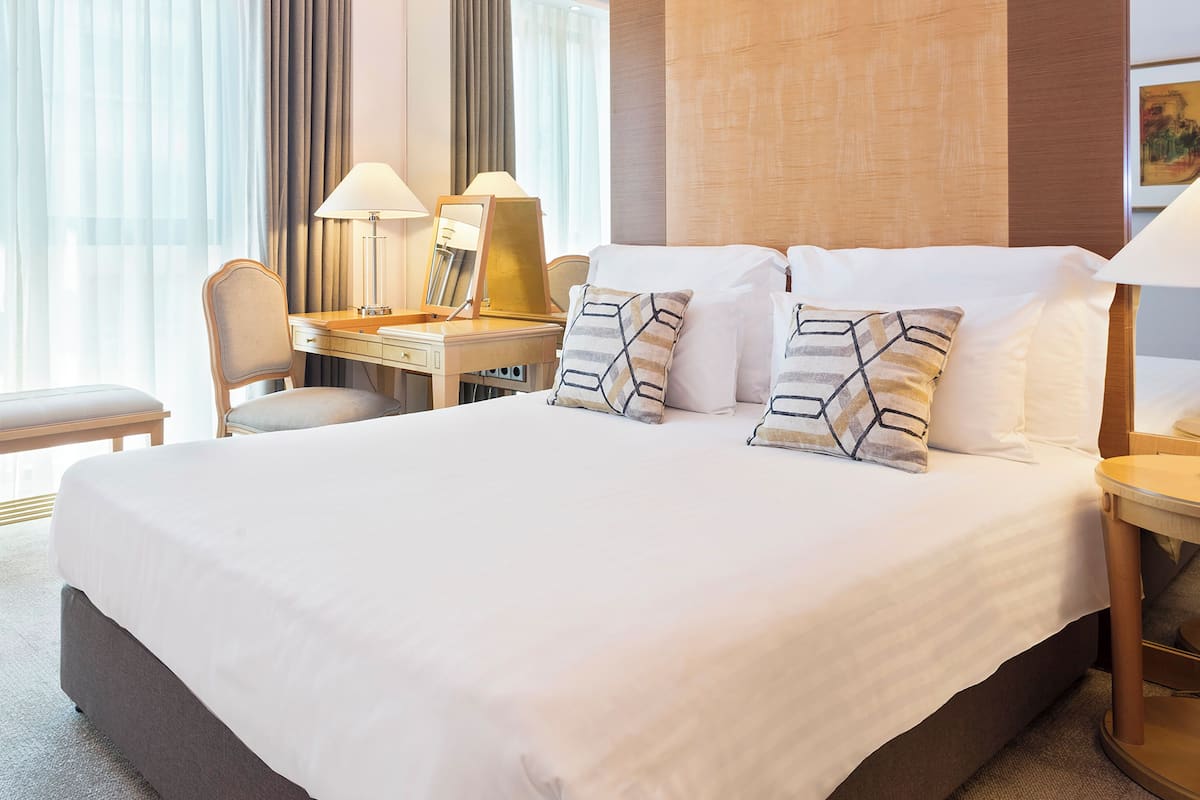 Interconnecting Melia Room | Premium bedding, minibar, in-room safe, desk