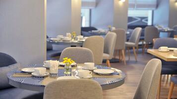 3 restaurants, breakfast, lunch, dinner served; Mediterranean cuisine