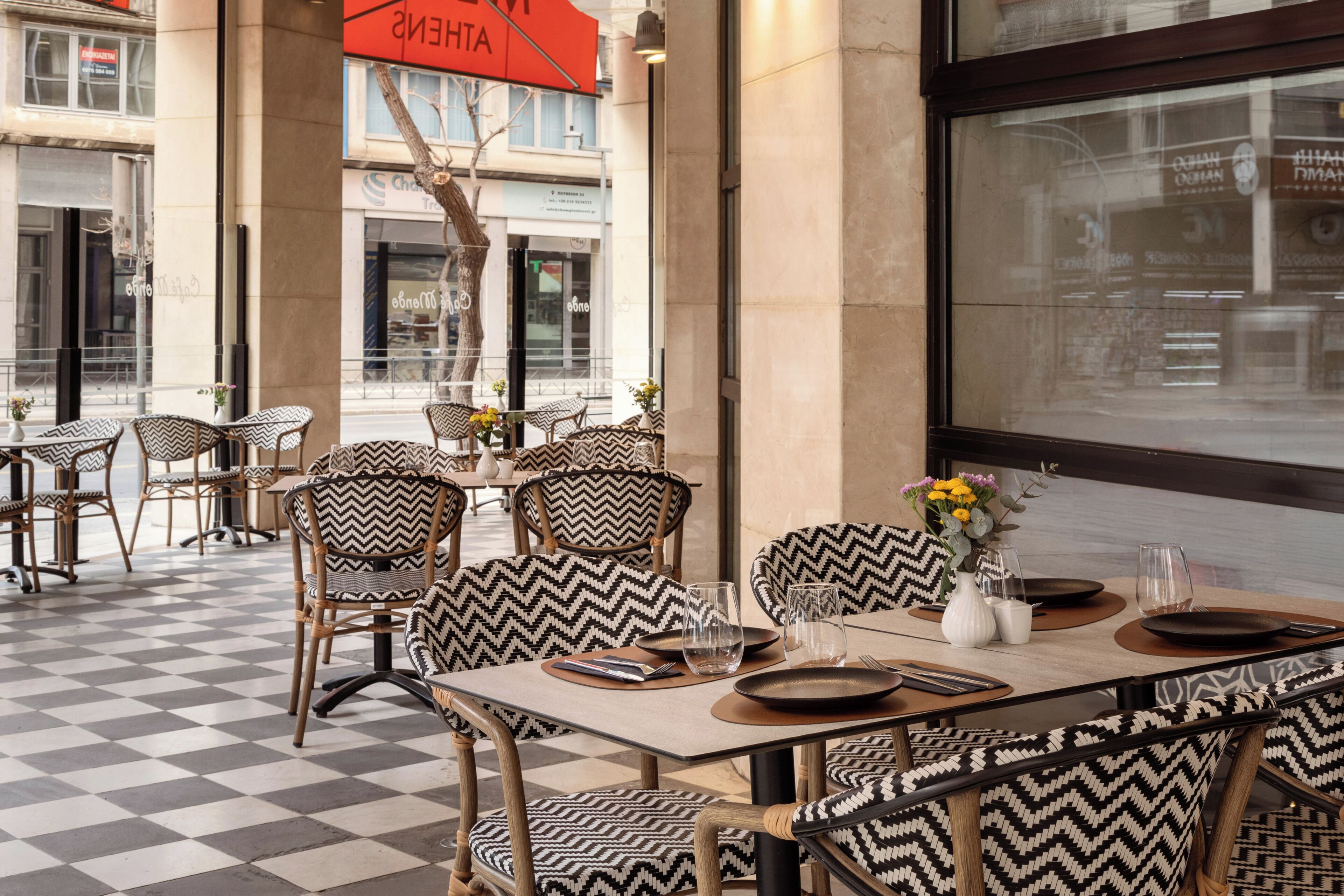 3 restaurantes; se sirven desayunos, almuerzos, cenas y brunches