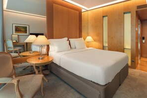 Premium bedding, desk, free WiFi, bed sheets - Melia Athens (Athens)