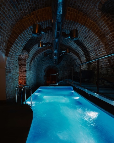 Una piscina techada