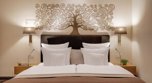 Hypo-allergenic bedding, in-room safe, desk, soundproofing