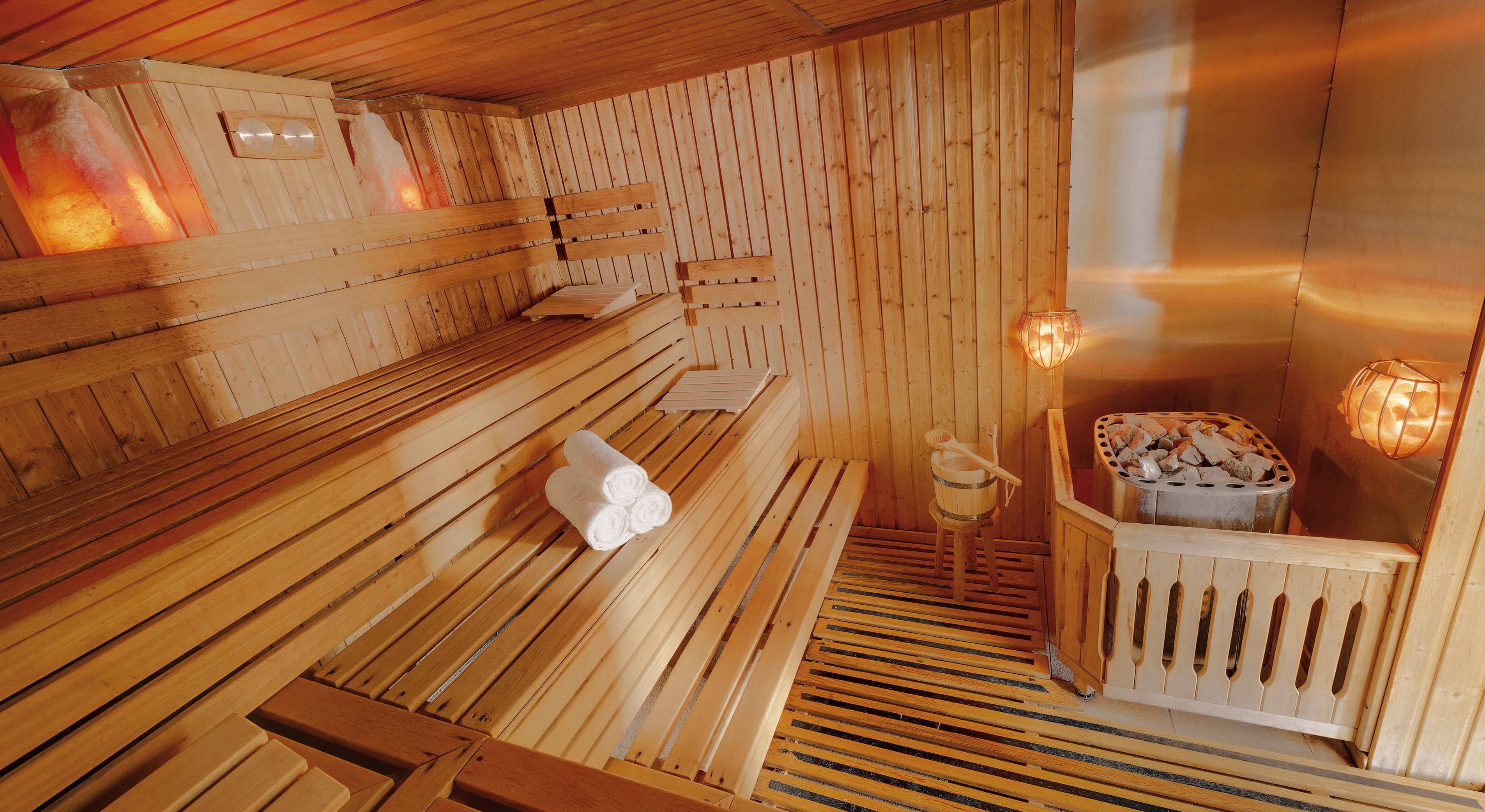 couples treatment room(s), body treatments, hot stone massages