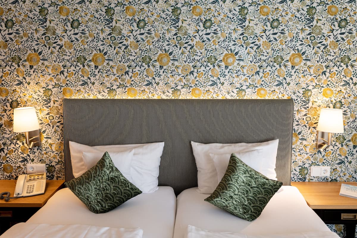 Hypo-allergenic bedding available, in-room safe, desk, soundproofing