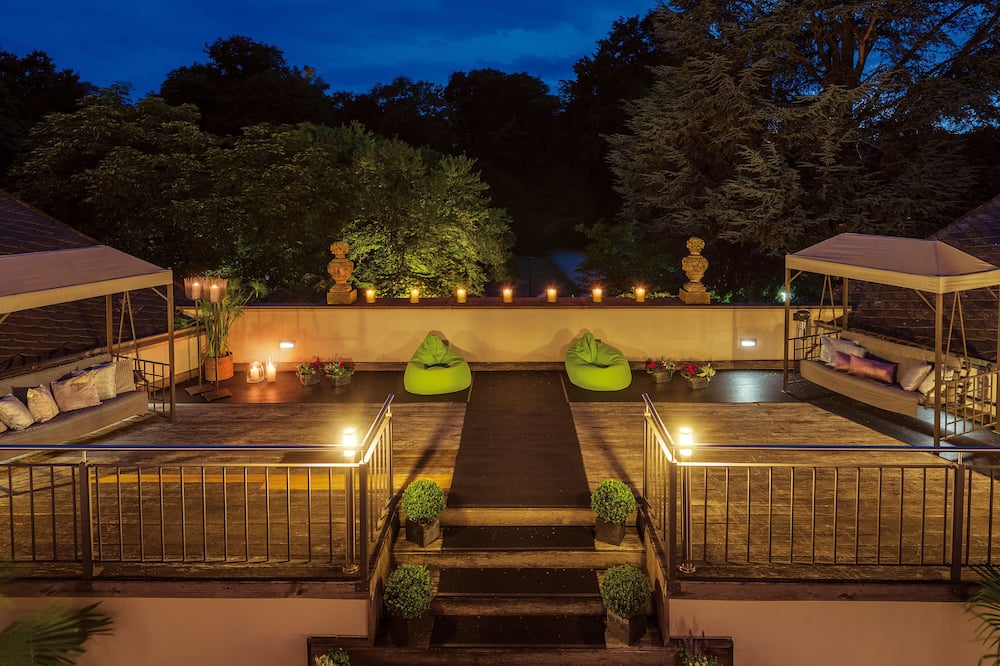 Nells Park Hotel