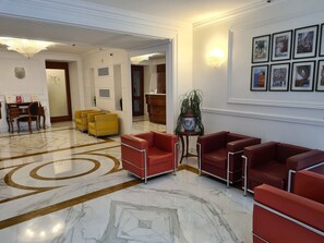 Lobby lounge - Palazzo Turchini (Naples)