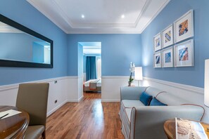 Hypo-allergenic bedding, minibar, in-room safe, desk - Palazzo Turchini (Naples)