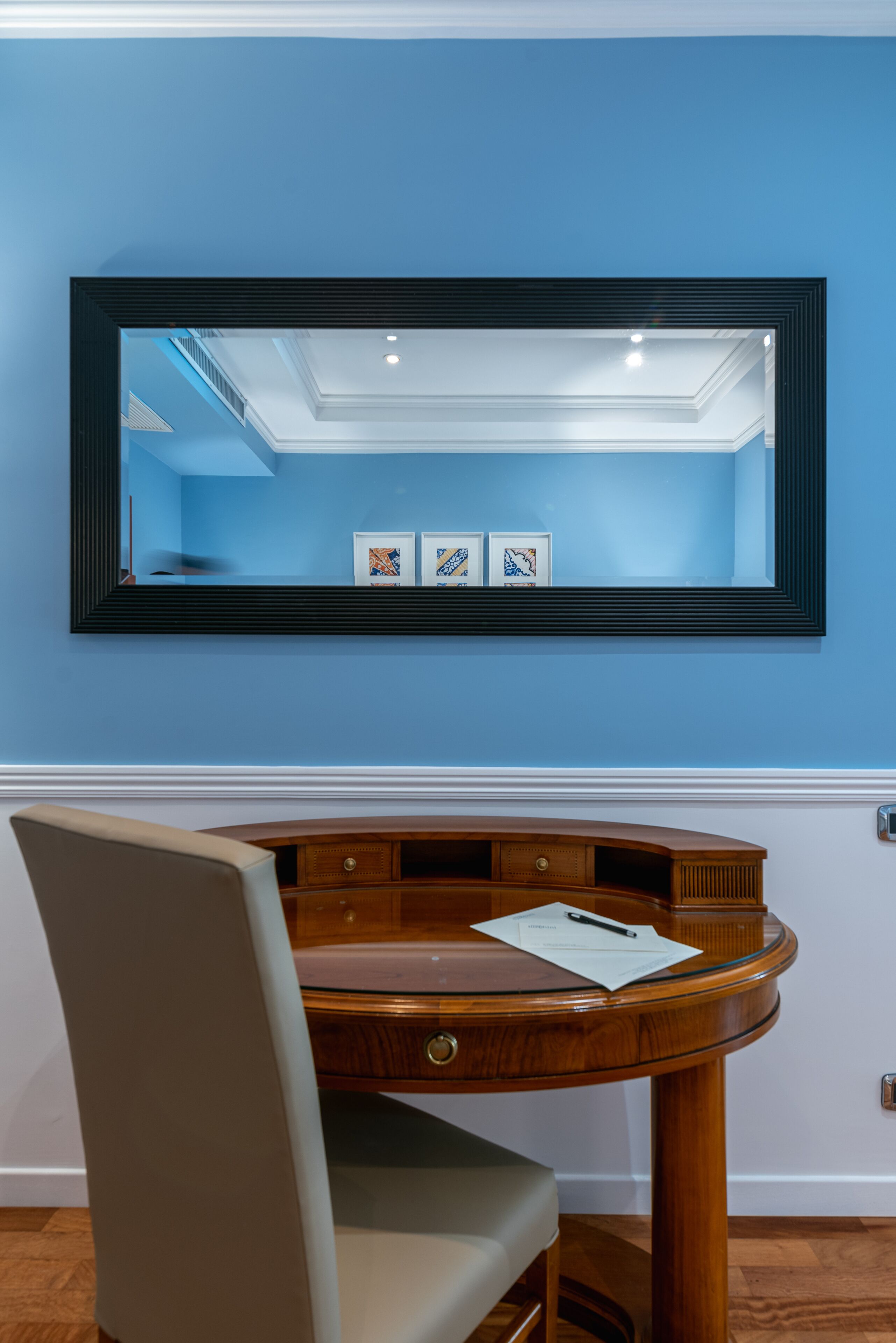 junior suite | hypo-allergenic bedding, minibar, in-room safe, desk