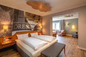 Junior Suite, River View | Premium bedding, pillowtop beds, minibar, in-room safe - Weinhotel Landsknecht (Sankt Goar)