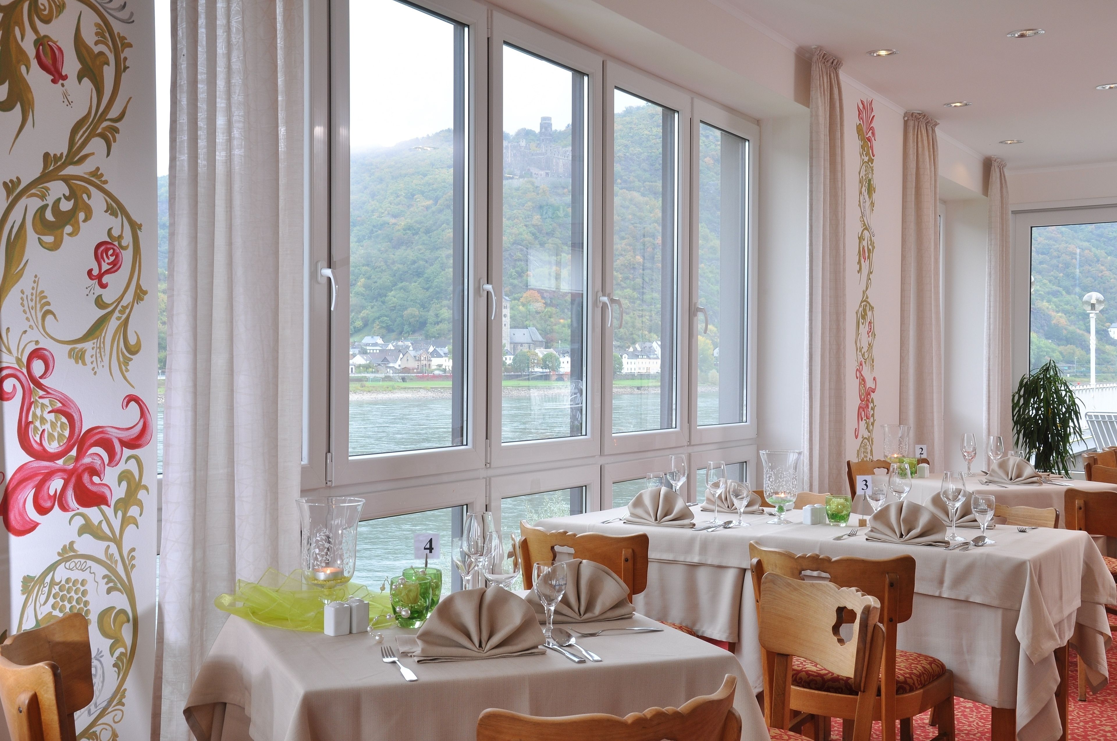 breakfast, dinner served; german cuisine, garden views