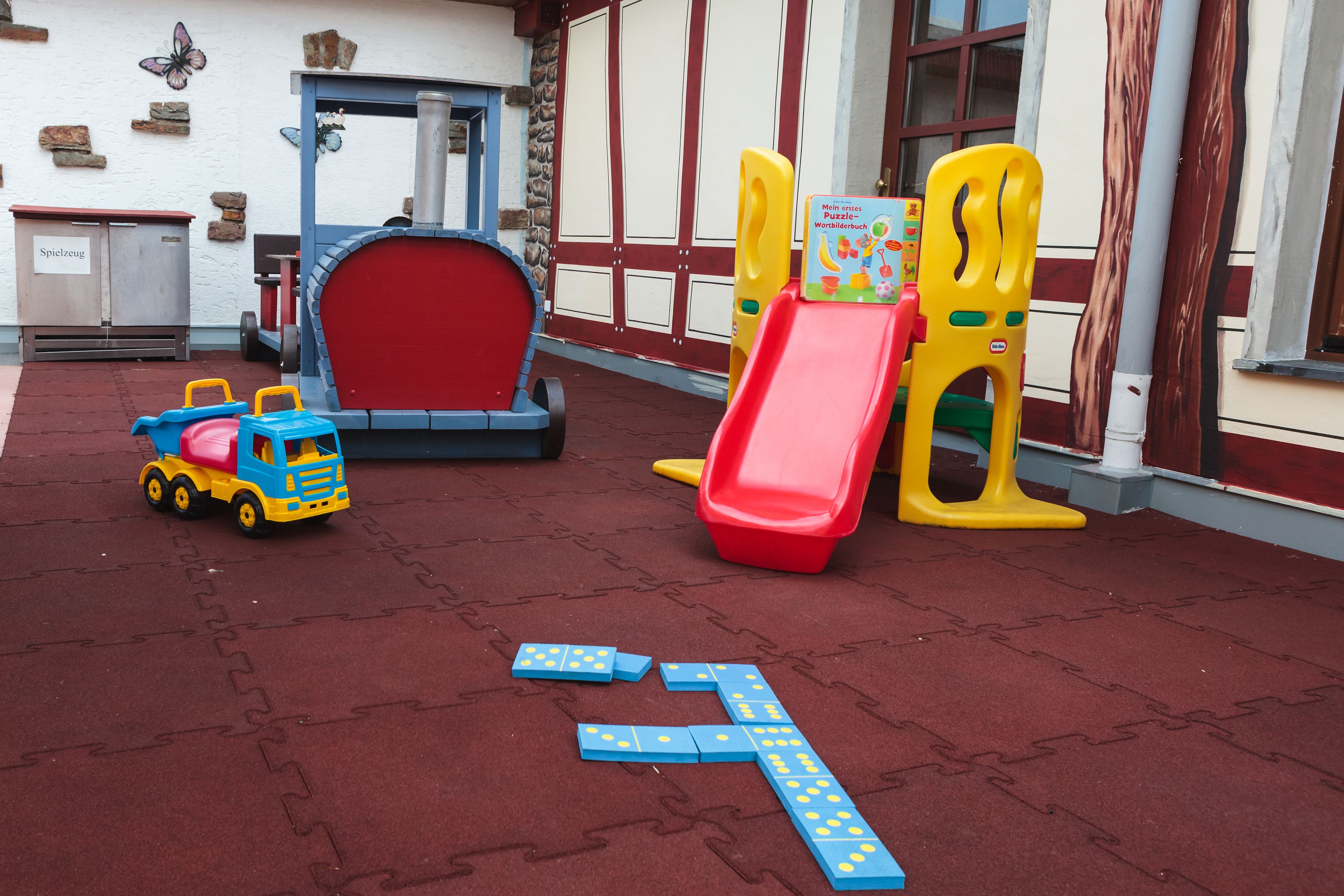 children’s play area – indoor