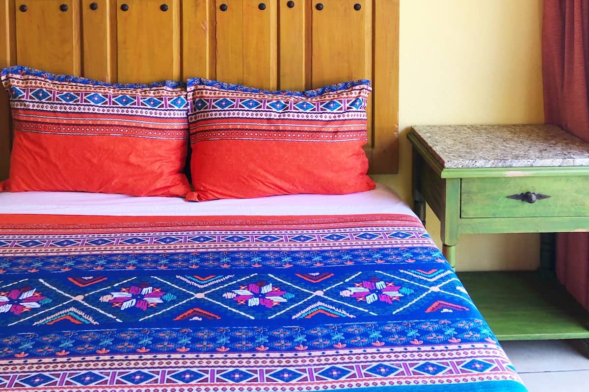 Chambre Standard double, 2 grands lits | Literie de qualitĂ©, coffre-fort, rideaux dâobscurcissement