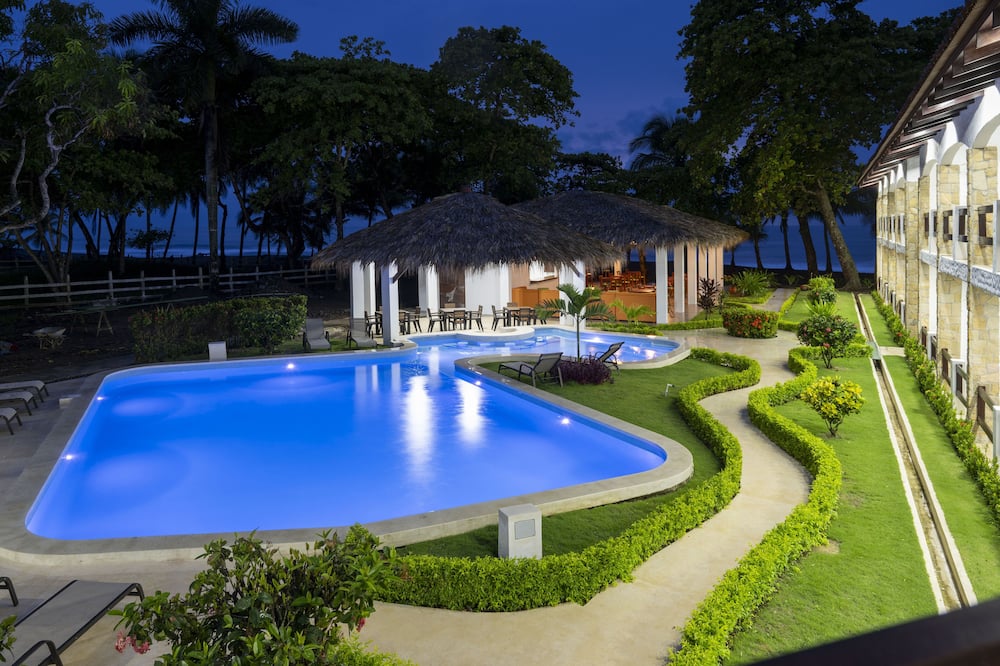 Fuego del Sol Beachfront Hotel