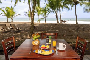 Free daily cooked-to-order breakfast