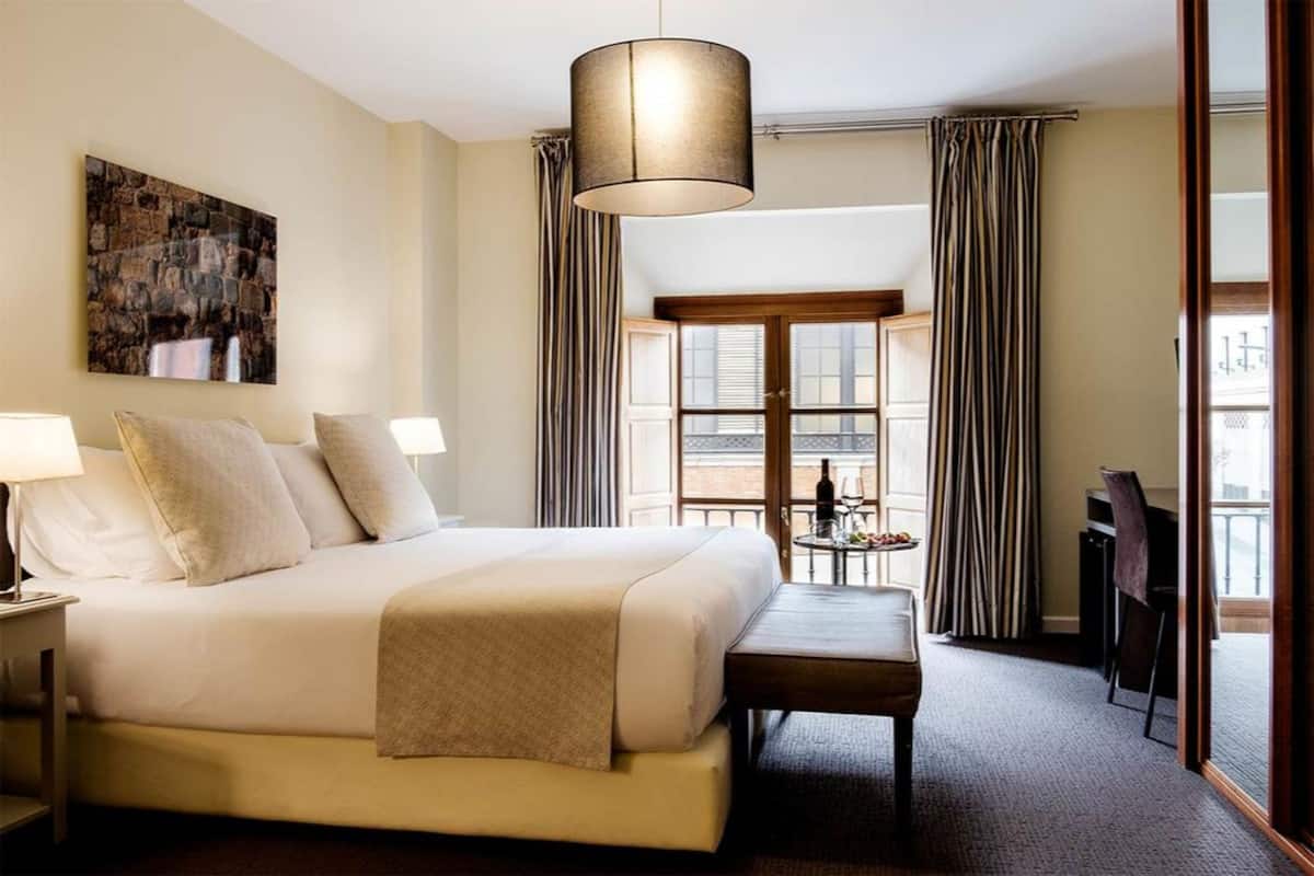 1 bedroom, minibar, in-room safe, desk