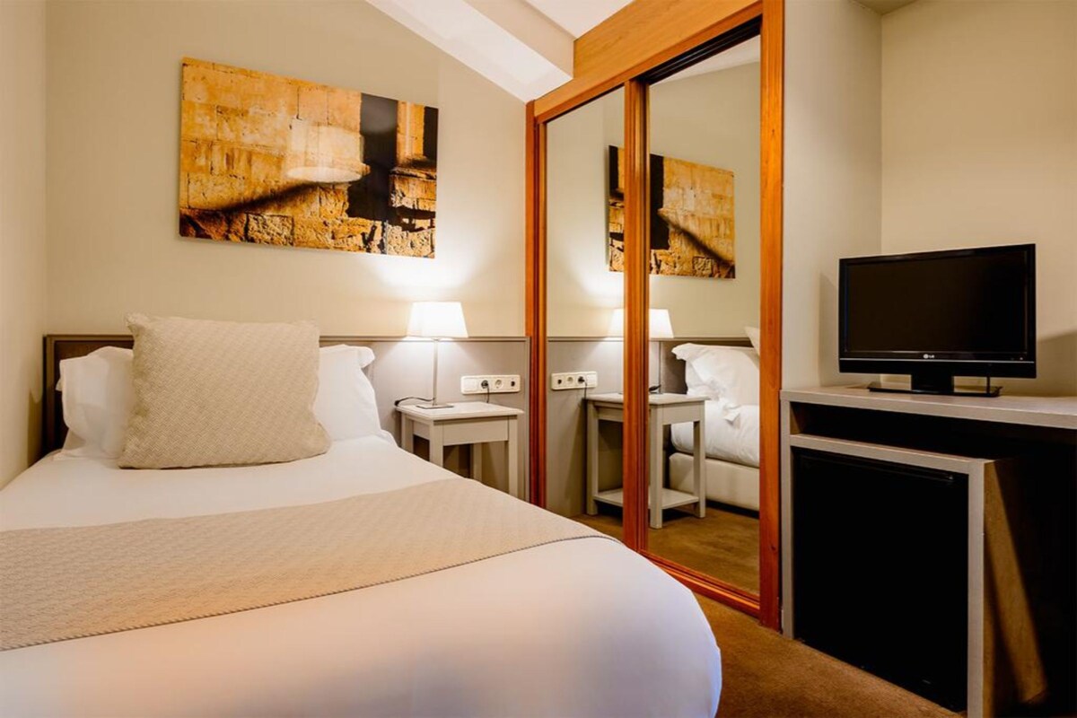 1 bedroom, minibar, in-room safe, desk