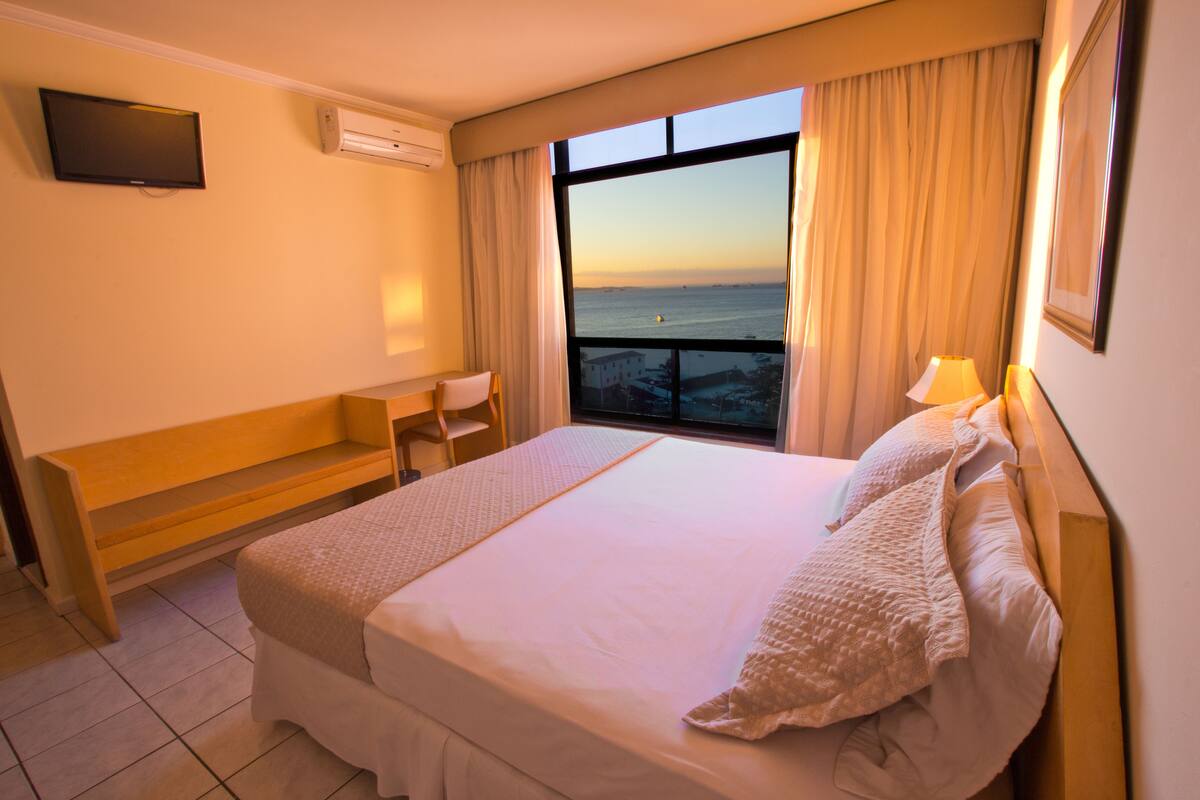 Minibar, in-room safe, blackout drapes