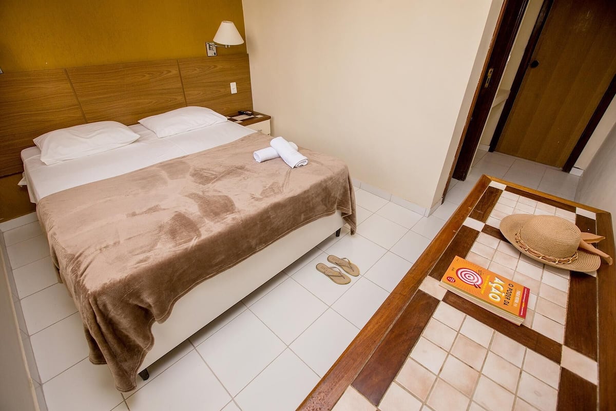 Free cots/infant beds, free WiFi, bed sheets
