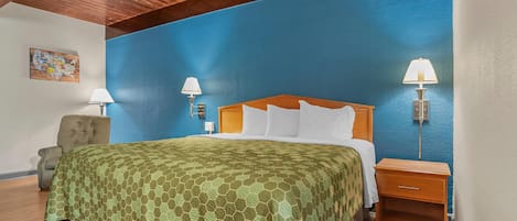 Escritorio, cortinas opacas, wifi gratis y ropa de cama