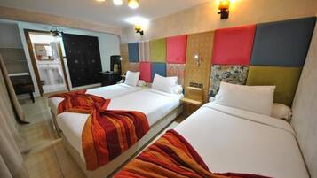 In-room safe, free WiFi