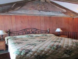 Studio | Pillowtop beds, individually decorated, individually furnished, desk