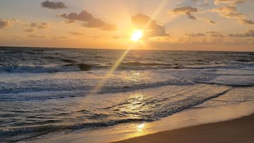 Privatstrand, weißer Sandstrand, Surfen/Bodyboarden, Angeln