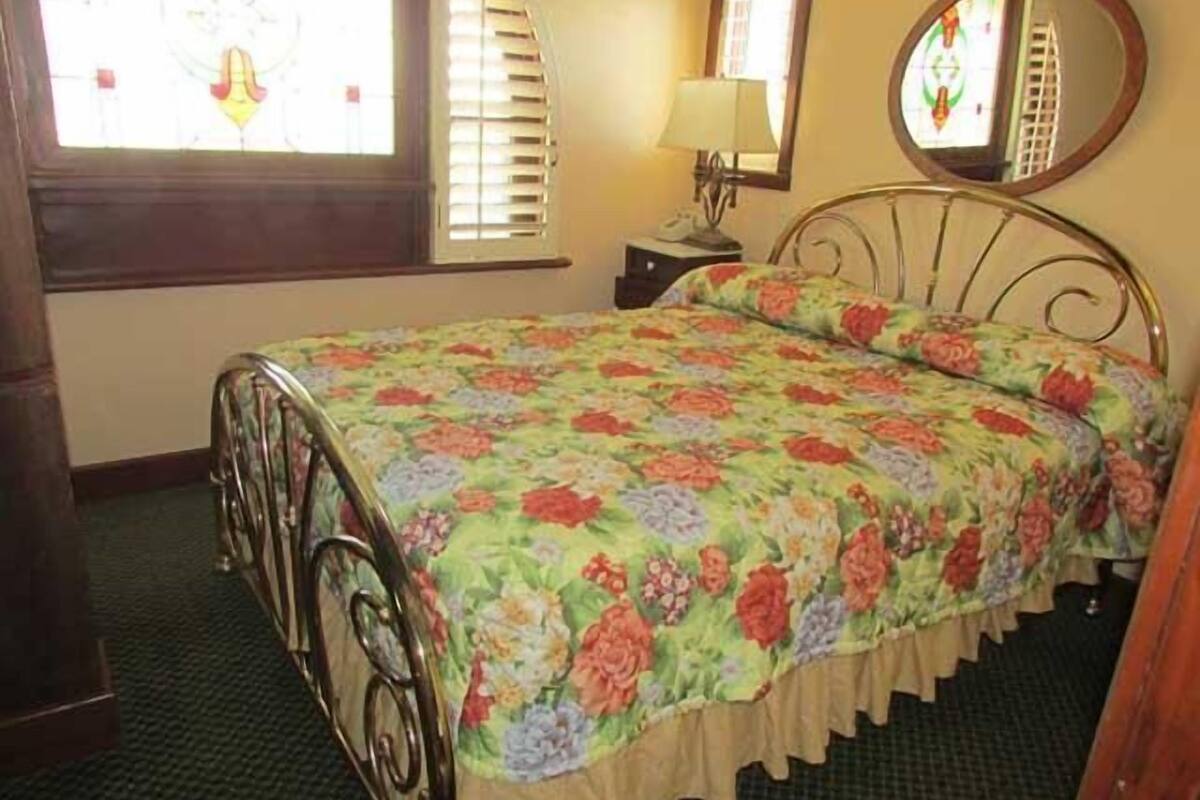 studio | pillow-top beds, individually decorated, individually furnished, desk