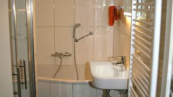 Bad | Toalettartikler (inkludert) og håndklær