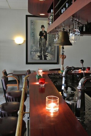Bar (on property) - Hotel 2000 (Valkenburg aan de Geul)