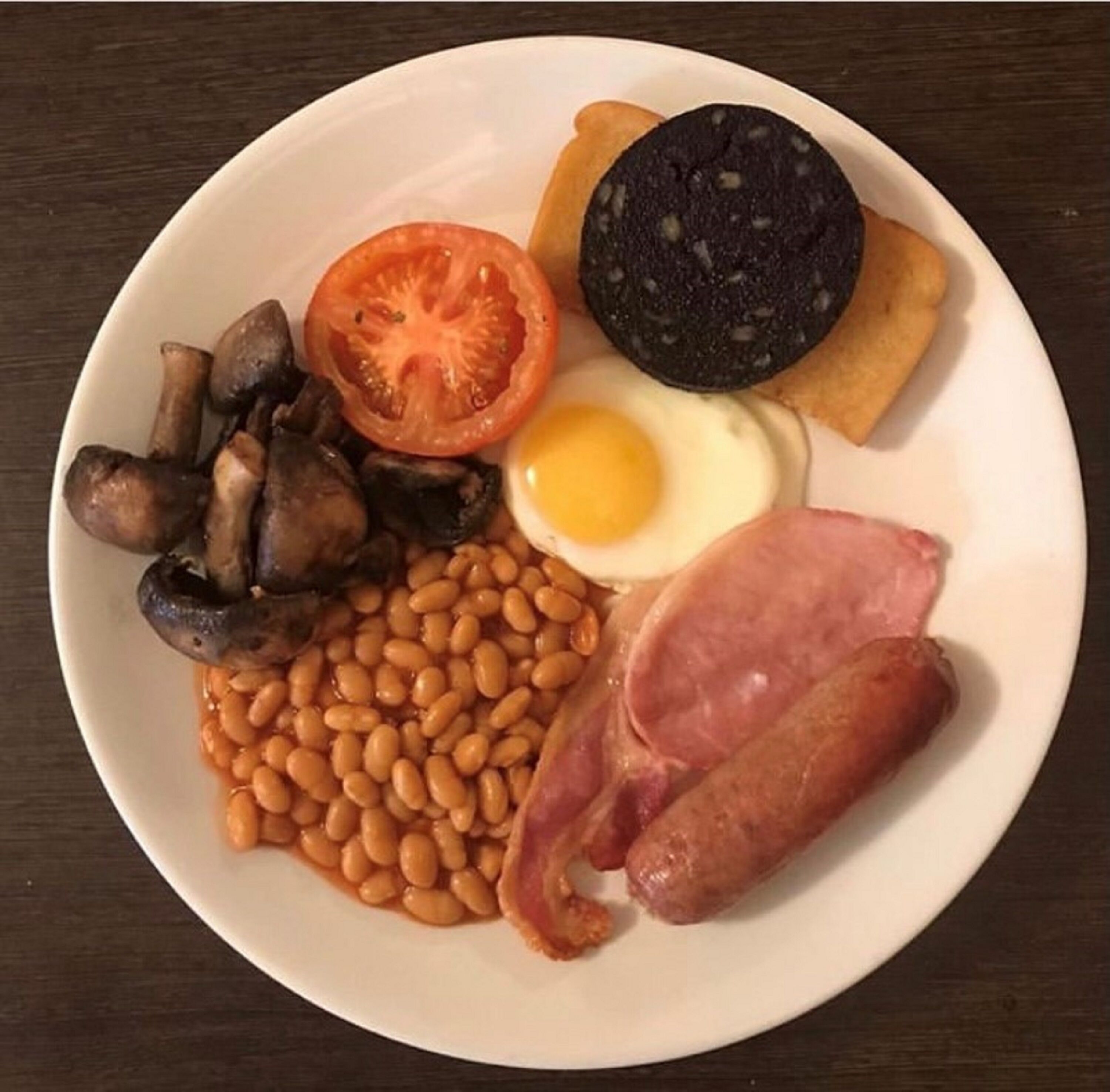 free daily english breakfast