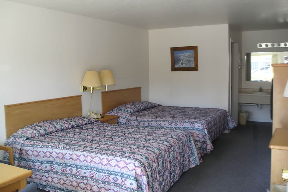 Blackout curtains, free WiFi, bed sheets