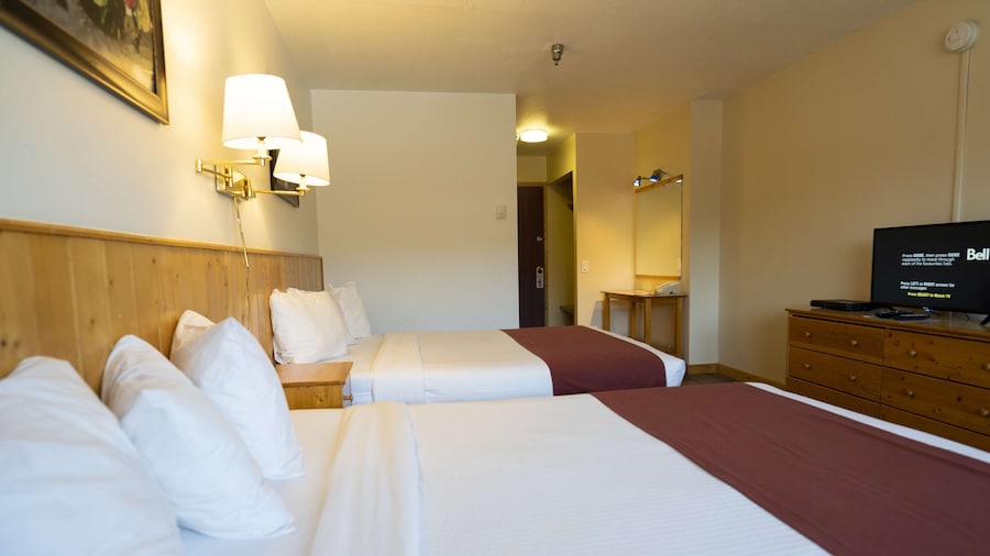 Canadas Best Value Inn River View Hotel