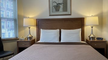 Economy-Doppelzimmer, mit Bad | Allergikerbettwaren, Pillowtop-Betten, Bügeleisen/Bügelbrett