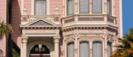 Fachada de la propiedad