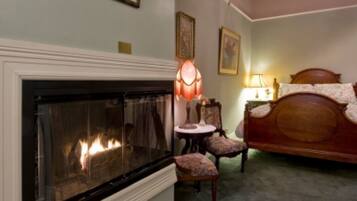 Decoración personalizada, tabla de planchar con plancha y wifi gratis