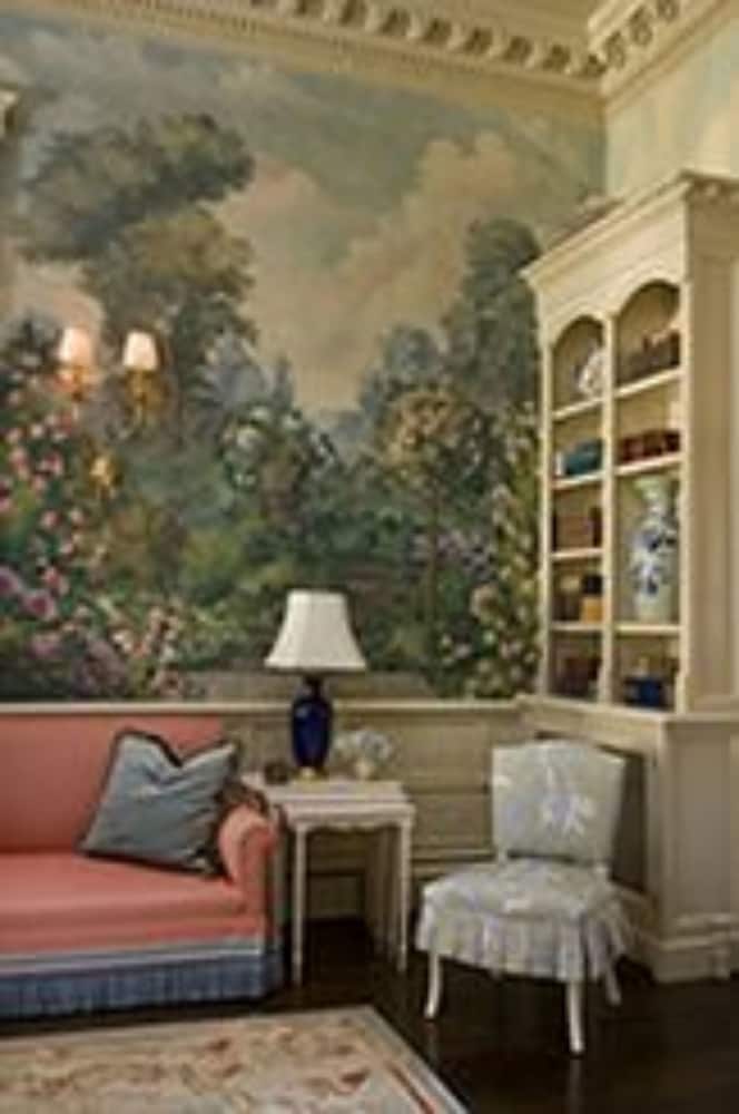 The College Club of Boston by null
